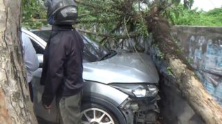 Dini Hari Mencekam! HRV Bersama Rekan Wanita Hantam Becak, Oleng ke Pohon dan Tembok, Korban ke RS!